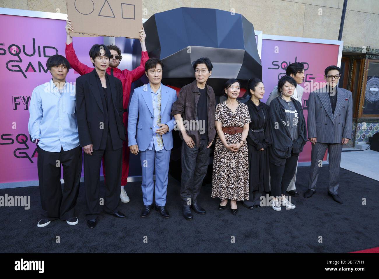 CA. 30 mai 2025. Chae Kyoung-Sun, Park Sung Hoon, Choi Seung-hyun, Hwang Dong-hyuk, Nam Na-young, Kang Ae-Shim, Lee Byung-Hun, Lee Jung-Jae, Kim Ji-yONG aux arrivées pour la projection ATAS de la saison 2 DU JEU SQUID, The Egyptian Theatre Hollywood, Los Angeles, CA, 30 mai 2025. Crédit : Elizabeth Goodenough/Everett Collection/Alamy Live News Banque D'Images