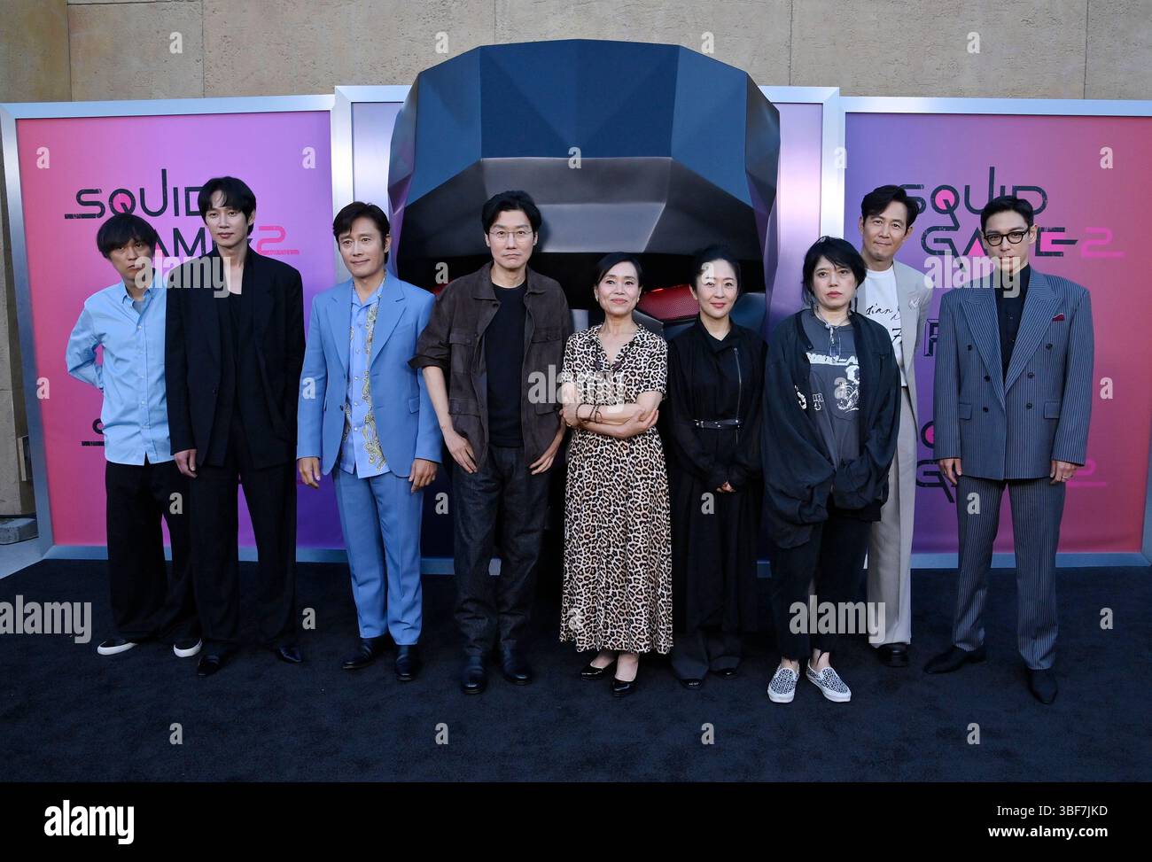 Los Angeles, États Uited. 30 mai 2025. Kim Ji-yONG, Park Sung Hoon, Lee Byung-Hun, Hwang Dong-hyuk, Kang Ae-Shim, Chae Kyoung-Sun, Nam Na-young, Lee Jung-Jae et Choi Seung-hyun aka T.O.P assistent à la première du thriller de survie dystopique coréen de Netflix 'Squid Game 2' au théâtre égyptien dans la section hollywoodienne de Los Angeles le vendredi 30 mai 2025. Photo de Jim Ruymen/UPI crédit : UPI/Alamy Live News Banque D'Images