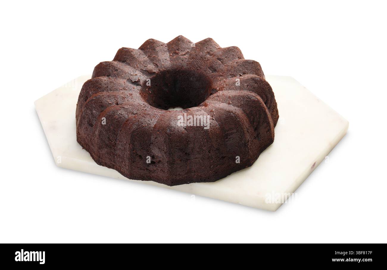 Savoureux gâteau bundt au chocolat isolé sur blanc Banque D'Images