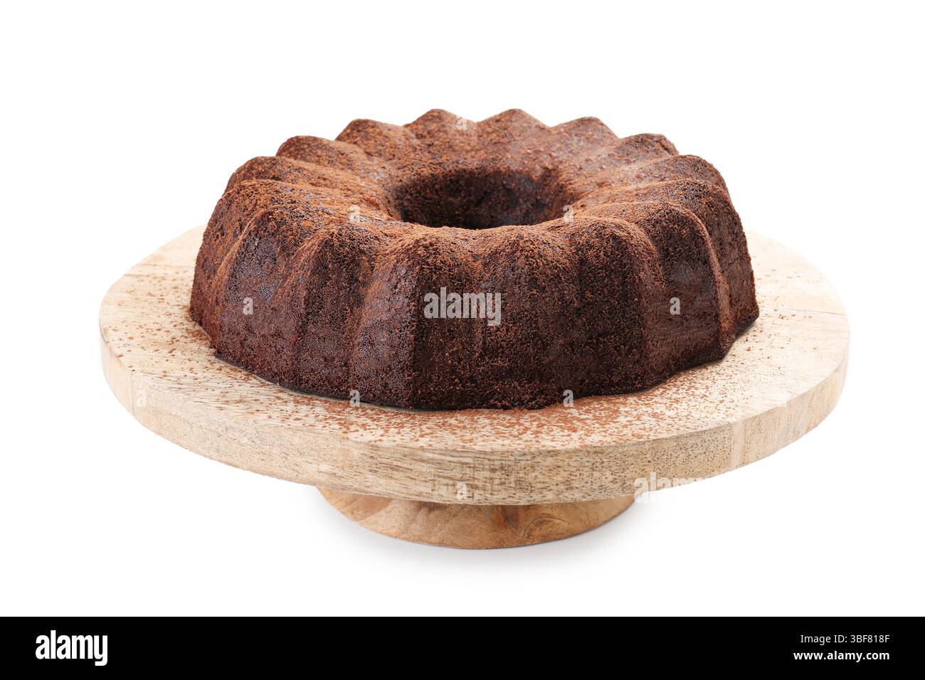 Savoureux gâteau bundt au chocolat isolé sur blanc Banque D'Images