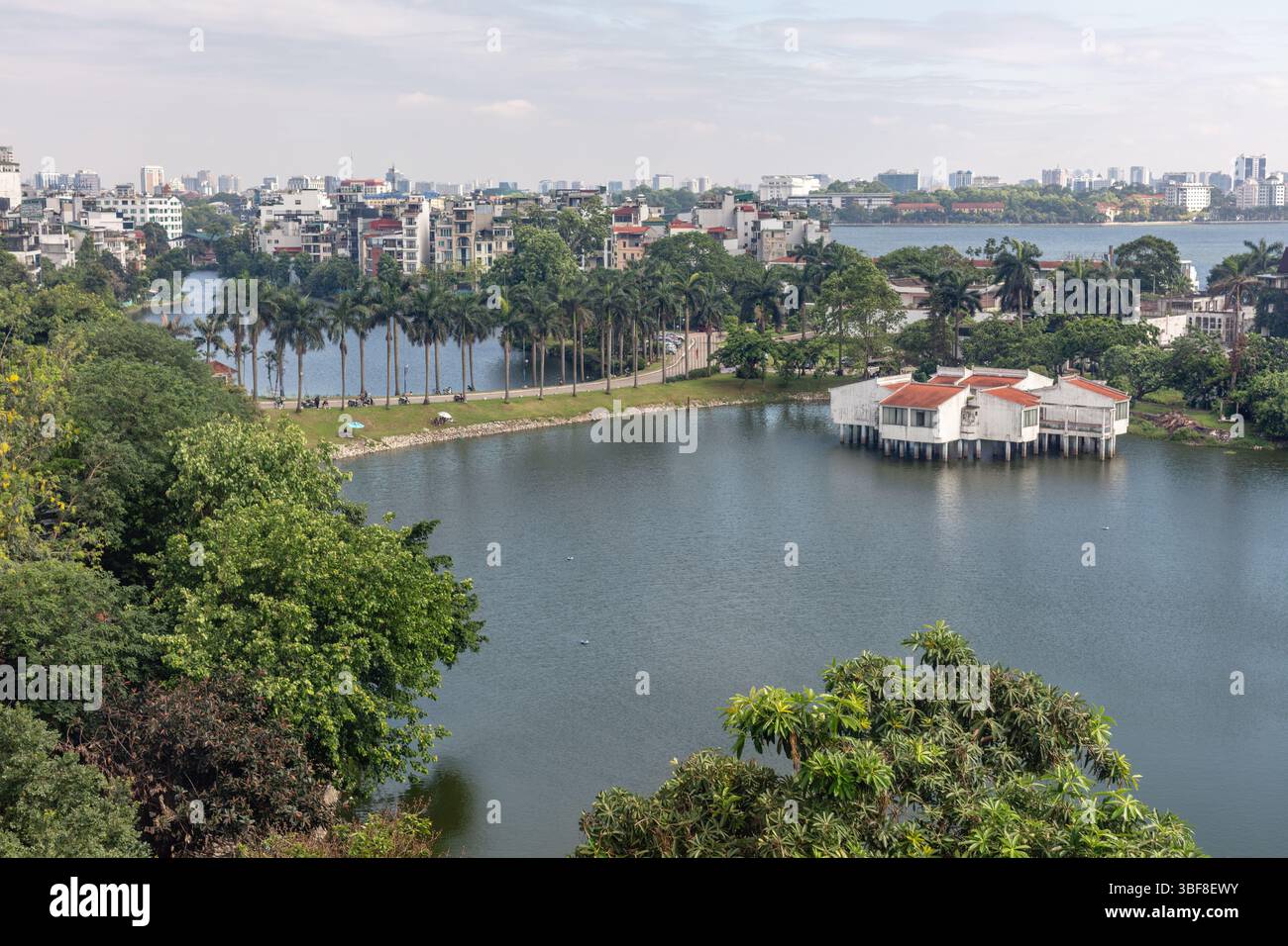 Quan Tay Ho ou Westlake district à Hanoi, Vietnam. Rive du lac Tay. Paysage urbain. Vue de dessus. Banque D'Images