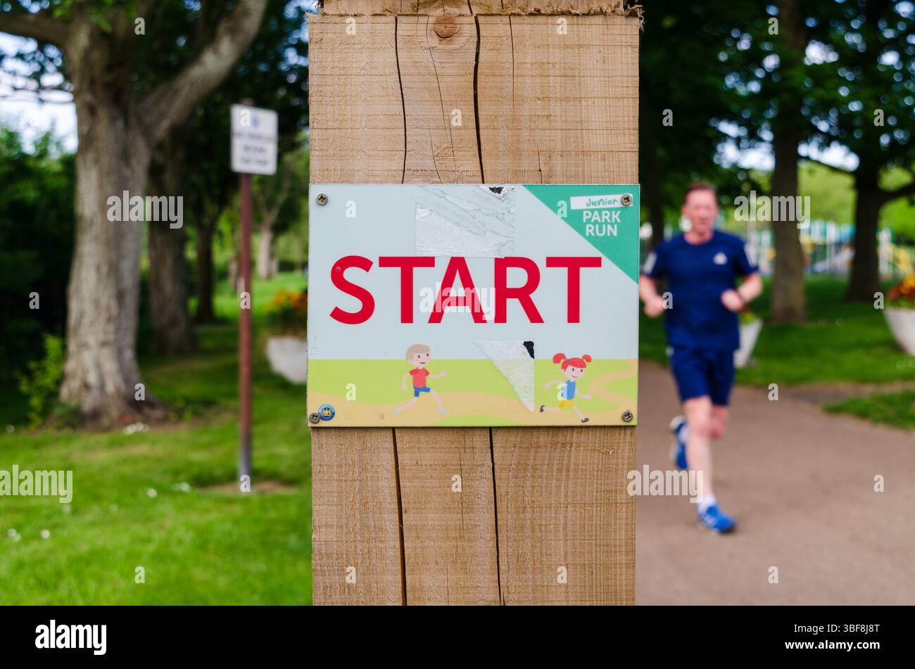 Signez pour le début d'une course amusante pour les enfants Banque D'Images