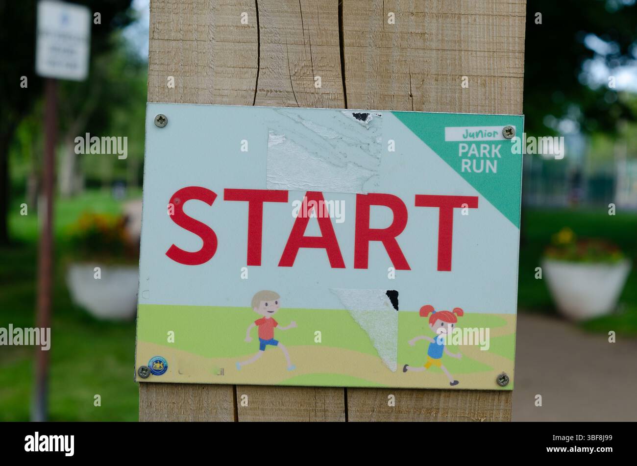 Signez pour le début d'une course amusante pour les enfants Banque D'Images