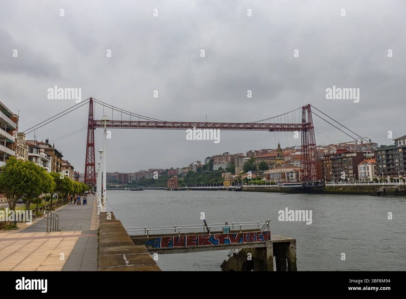 Pont transporteur du pont Vizcaya reliant les villes de Portugalete et Las Arenas (partie de Getxo) dans la province de Gascogne en Espagne Banque D'Images