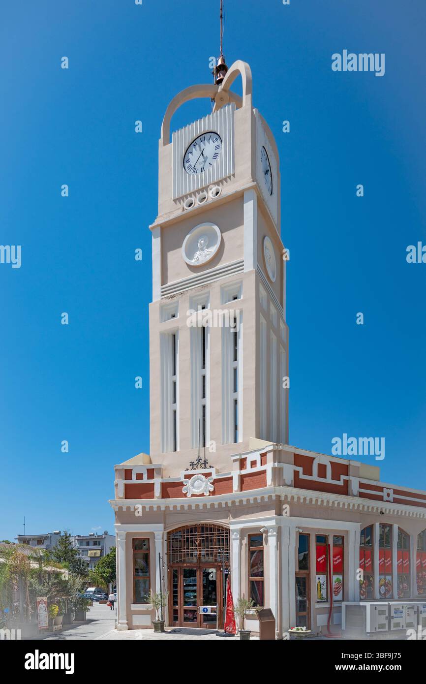 Tour d'horloge dans la vieille ville de Vlora, Vlore, Albanie Banque D'Images