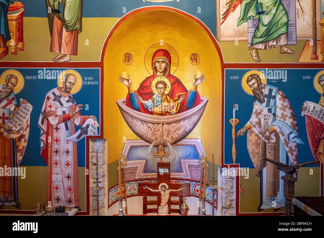 Icônes d'autel dans l'église de Sainte-Sophie, Berat, Albanie Banque D'Images
