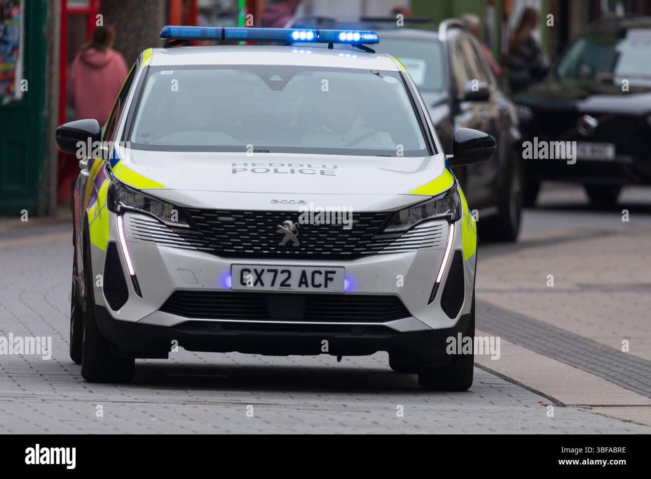 Voiture de patrouille PEUGEOT de la police du nord du pays de Galles. Banque D'Images