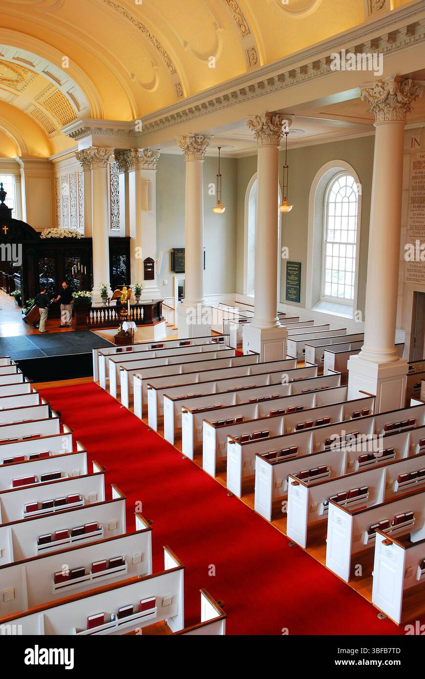 Une vue depuis le loft du chœur : L'intérieur de l'église Harvard Memorial à Cambridge, Massachusetts est fait dans un style classique de la Nouvelle-Angleterre Banque D'Images