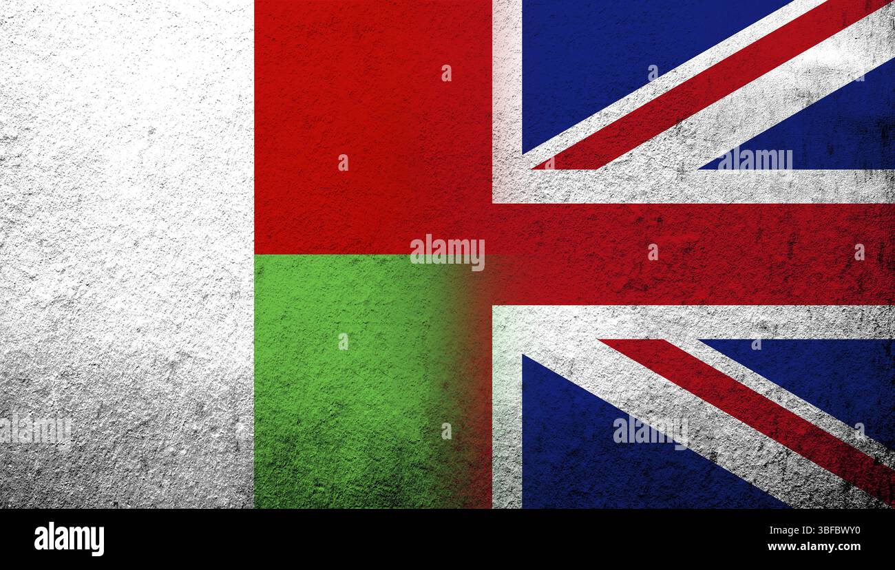 Drapeau national du Royaume-Uni (Grande-Bretagne) Union Jack avec la République de Madagascar drapeau national. Grunge l'arrière-plan Banque D'Images