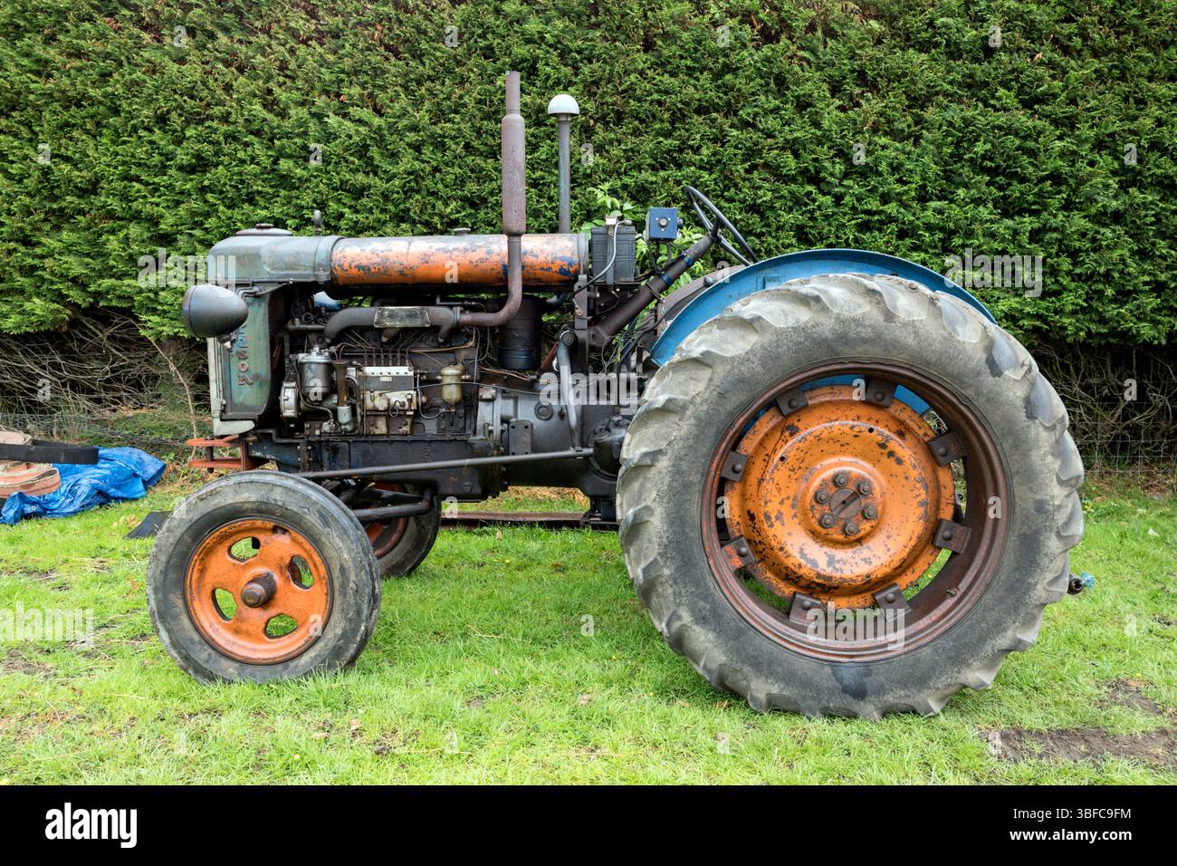 Tracteur Fordson. Foire à la vapeur de déchiquetage 2025. Banque D'Images