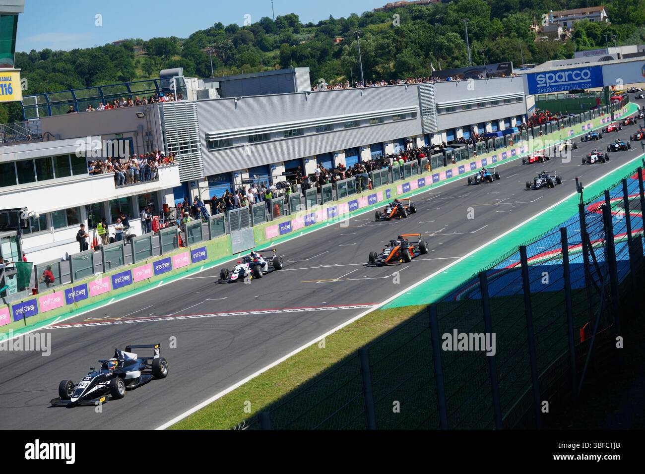 Vallelunga, Rome, Italie mai, 25, 2025, week-end de course ACI. Voitures de course de formule 4 pendant la course, Banque D'Images