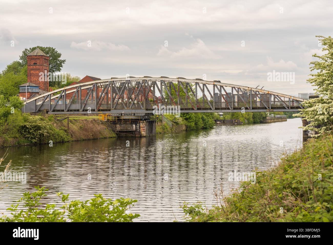 Runcorn, Chesire, Angleterre, Royaume-Uni - 14 mai 2023 : Pont entre Wigg Island et Runcorn Banque D'Images