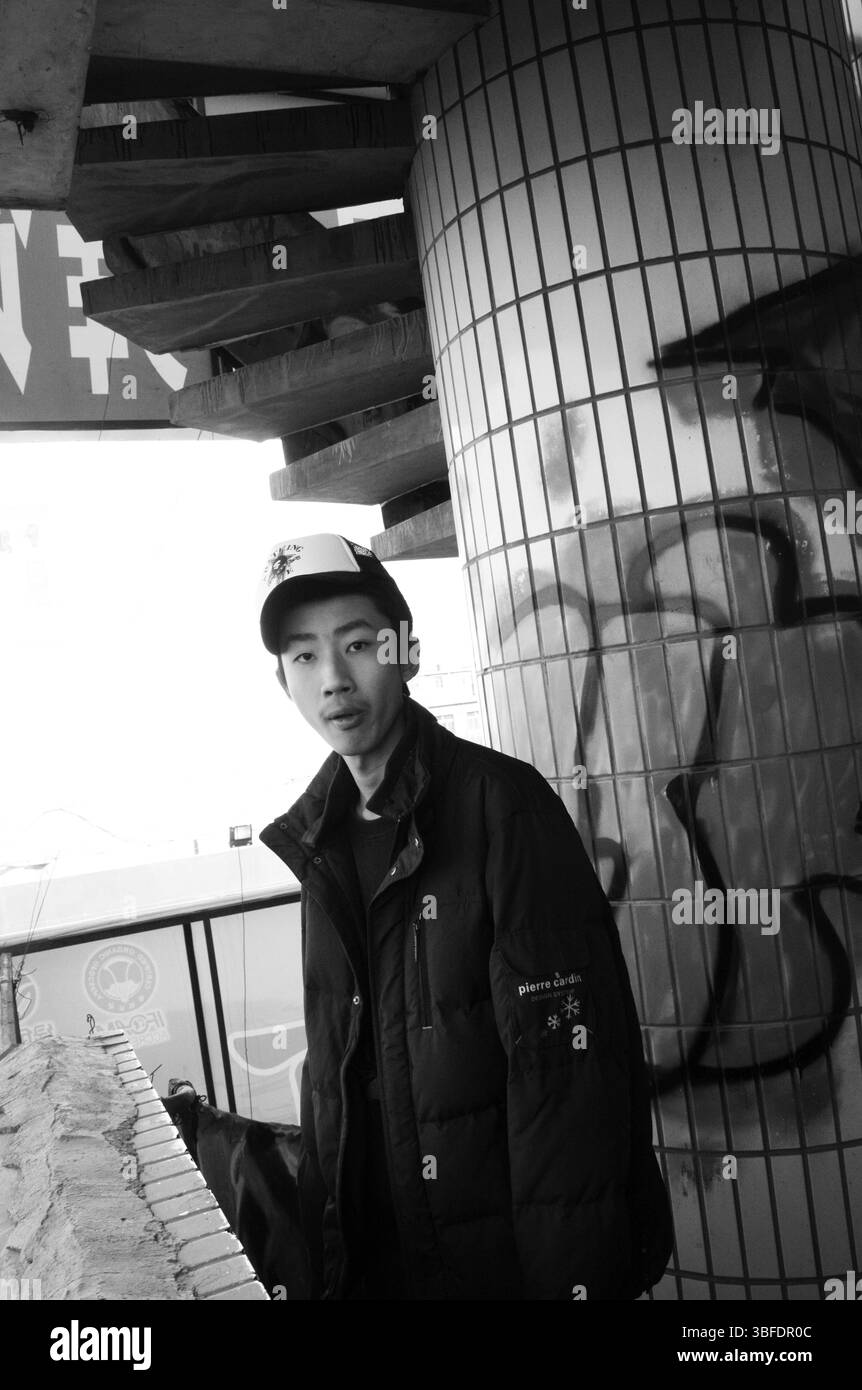 Début des années 2010 Chinois Urban Street Dance Studio extérieur avec Street Dancer Banque D'Images