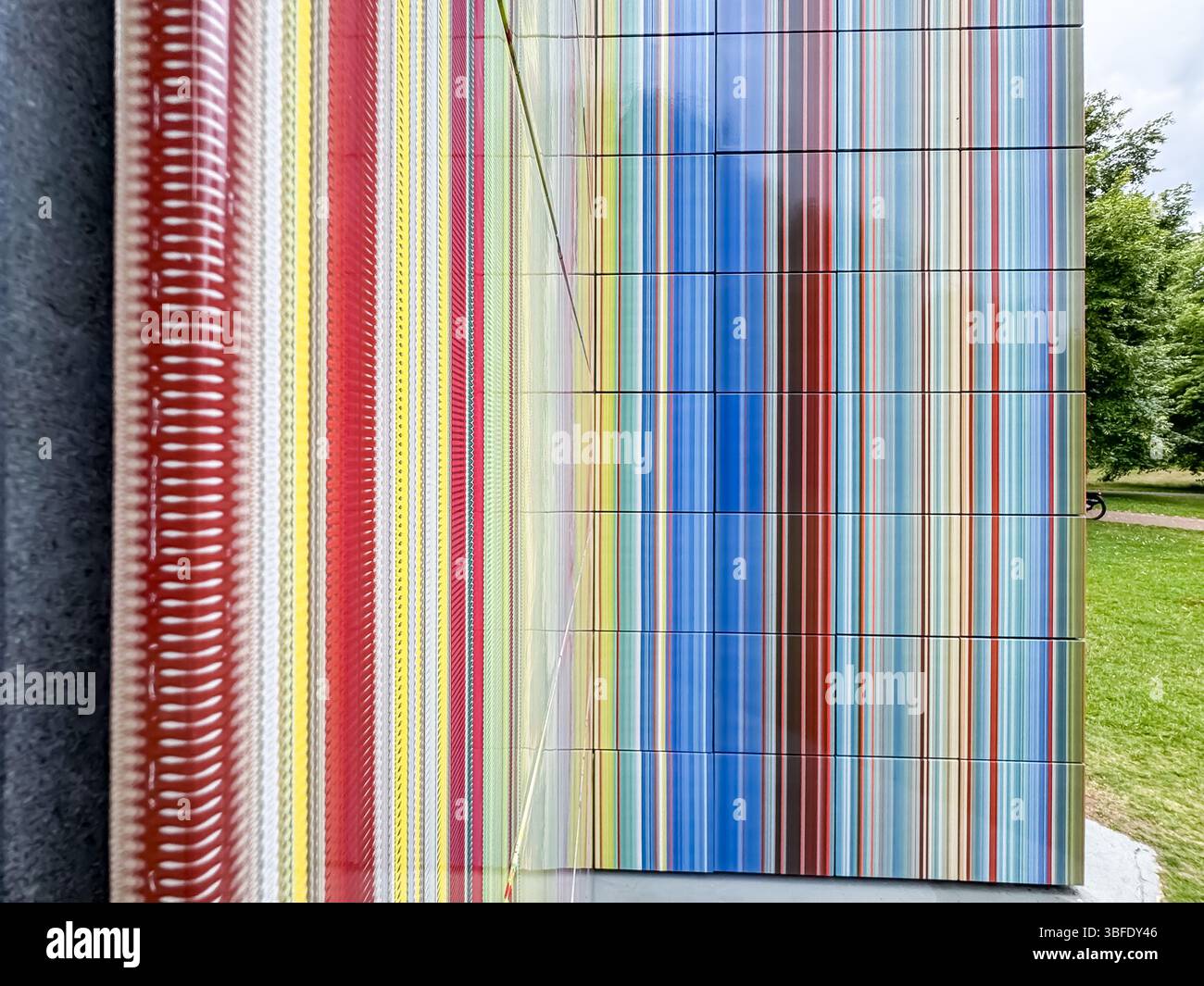 Strip-Tower de Gerhard Richter, Serpentine Gallery, Hyde Park, Londres - Image de stock capturée avec un smartphone