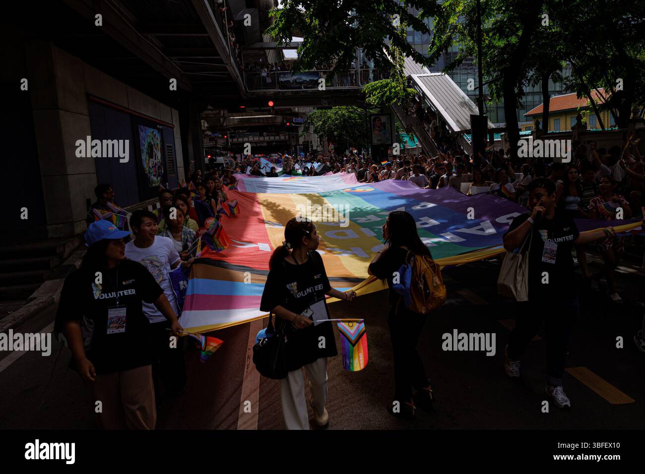 Bangkok, Thaïlande. 1er juin 2025. Les supporters LGBTQ prennent part à un défilé de fierté à Bangkok, Thaïlande, dimanche 1er juin 2025. (Crédit image : © Andre Malerba/ZUMA Press Wire) USAGE ÉDITORIAL SEULEMENT ! Non destiné à UN USAGE commercial ! Crédit : ZUMA Press, Inc/Alamy Live News Banque D'Images