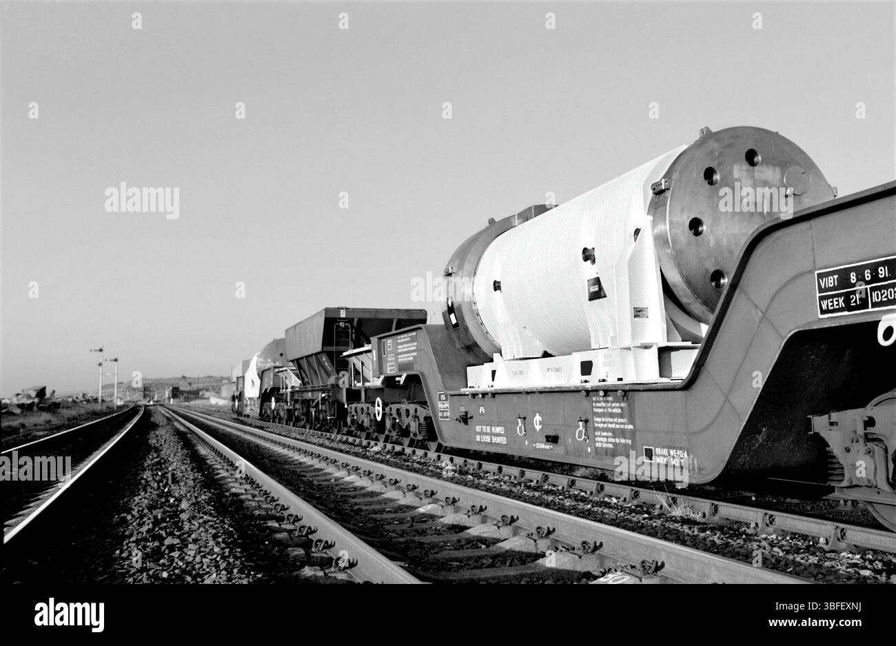 Une fiole de combustible nucléaire Excellox à l'extérieur de Sellafield, Cumbria. Ces flacons ont été utilisés pour importer du combustible nucléaire irradié du Japon via les quais de Barrow-in-Furness. Photo prise en 1991. Banque D'Images