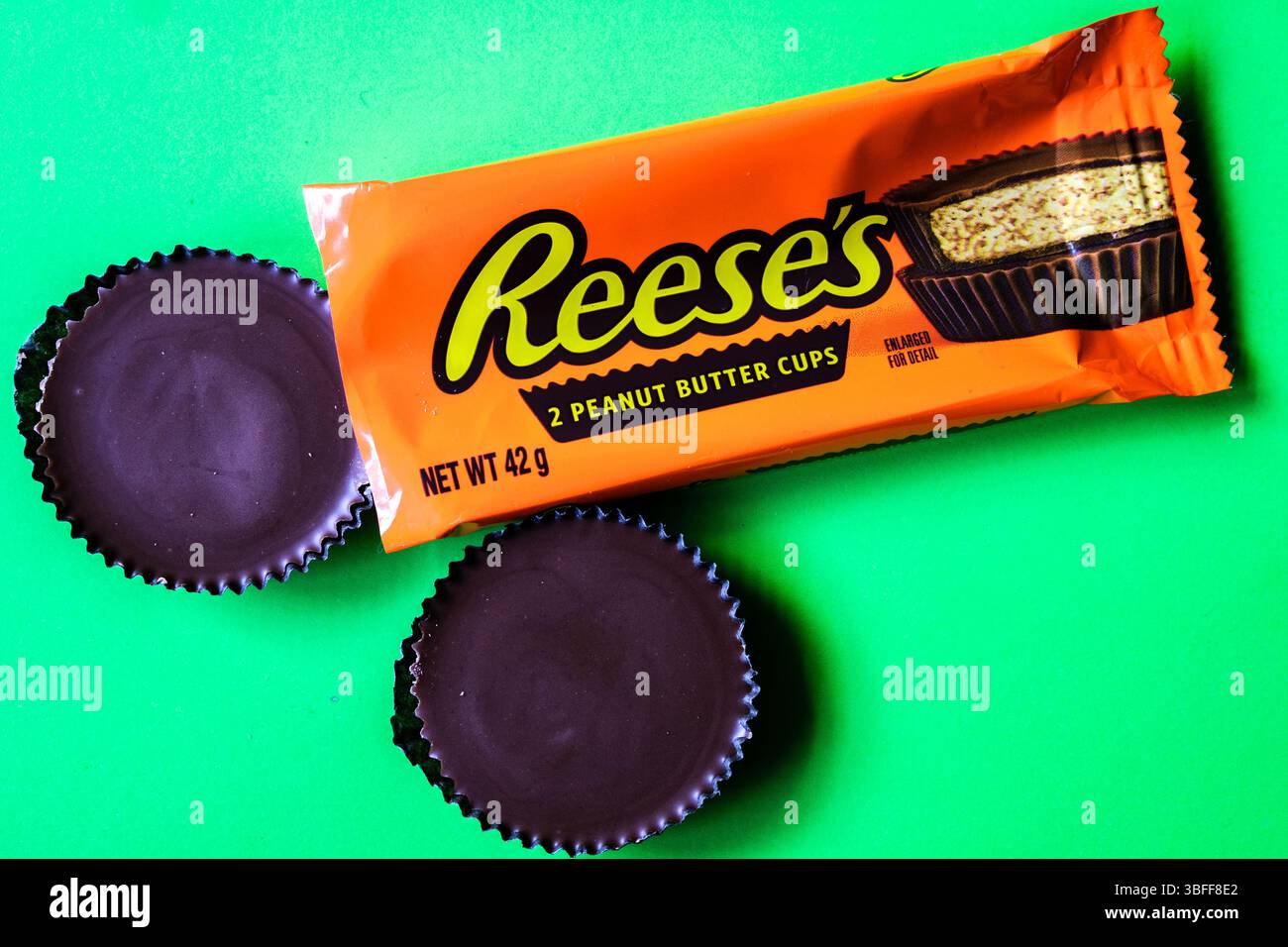 Londres Royaume-Uni, 01 juin 2025, Pack de Reeses Peanut Butter Cup Chocolate Rounds Banque D'Images