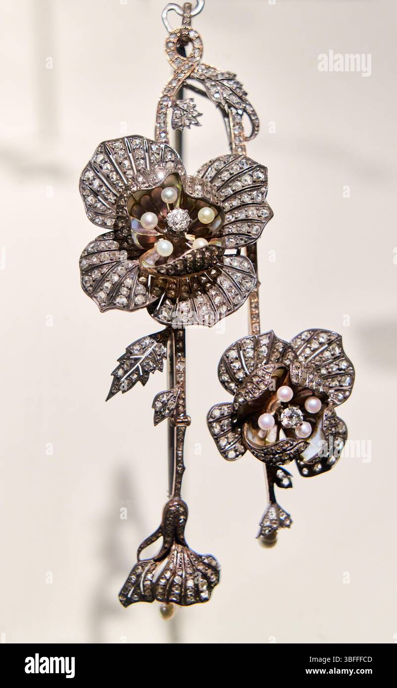 Ensemble de pendentifs, broche et bracelet, 1901-1920, Lluís Masriera (Barcelona, 1872-1958), Museu Nacional D’Art de Catalunya, Barcelone, Espagne Banque D'Images