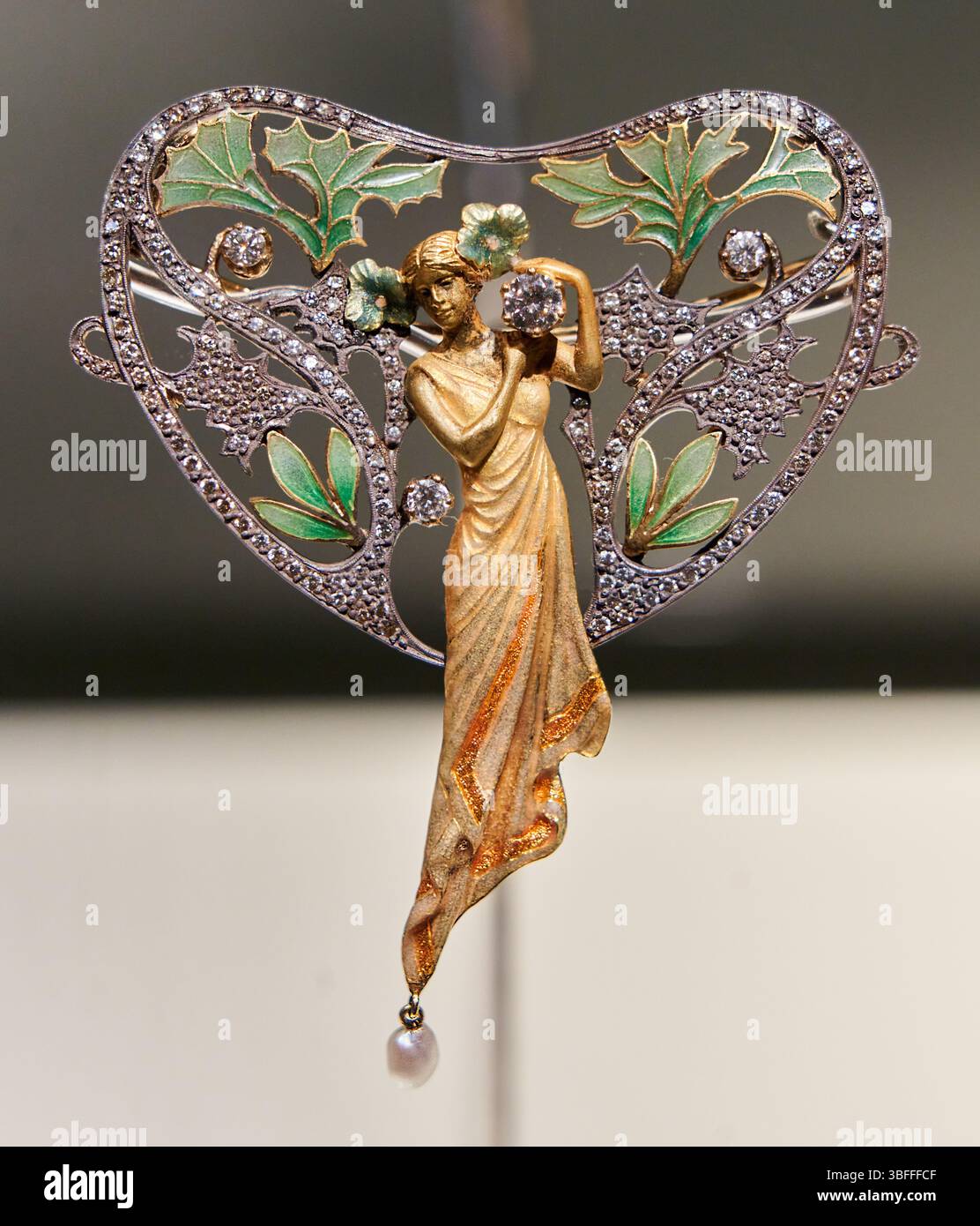 Ensemble de pendentifs, broche et bracelet, 1901-1920, Lluís Masriera (Barcelona, 1872-1958), Museu Nacional D’Art de Catalunya, Barcelone, Espagne Banque D'Images