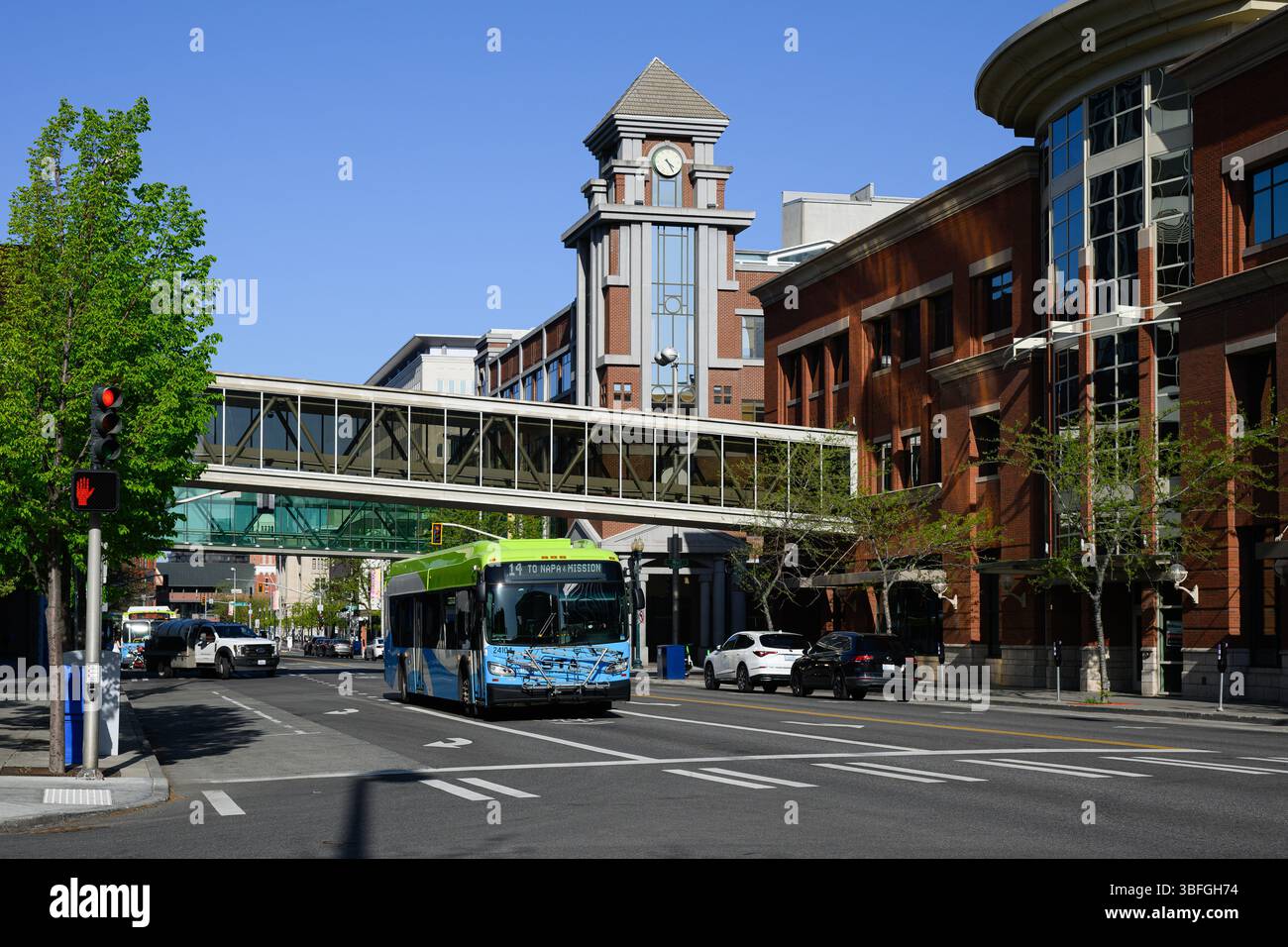 Spokane, WA, États-Unis - 2 mai 2025 ; vue sur le paysage urbain du centre-ville avec le bus Spokane transit Authority Banque D'Images