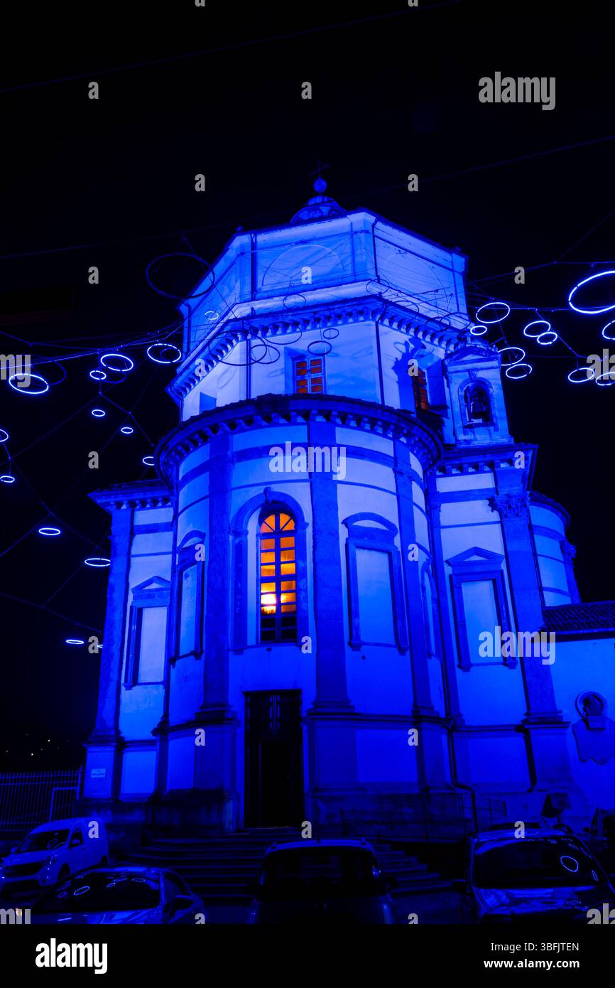 Piccoli spiriti blu de Rebecca Horn à l'église de la équipée Marie au Mont de Cappuccini à Turin, l'une des plus anciennes installations arti du Luci Banque D'Images