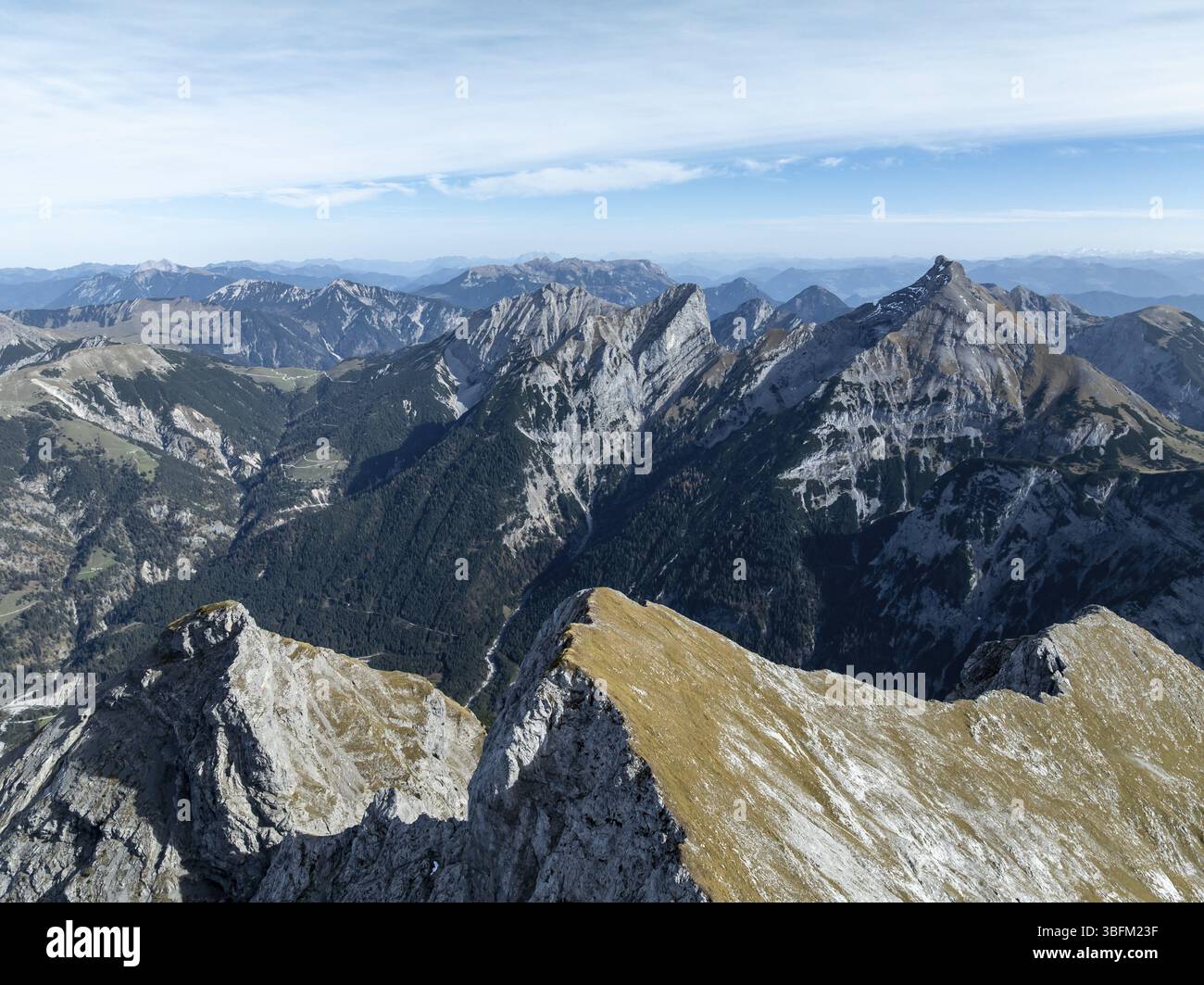 Vue aérienne, panorama alpin du groupe Gamsjoch, vallée de l'Eng, Karvendel, Tyrol, Autriche, Europe Banque D'Images