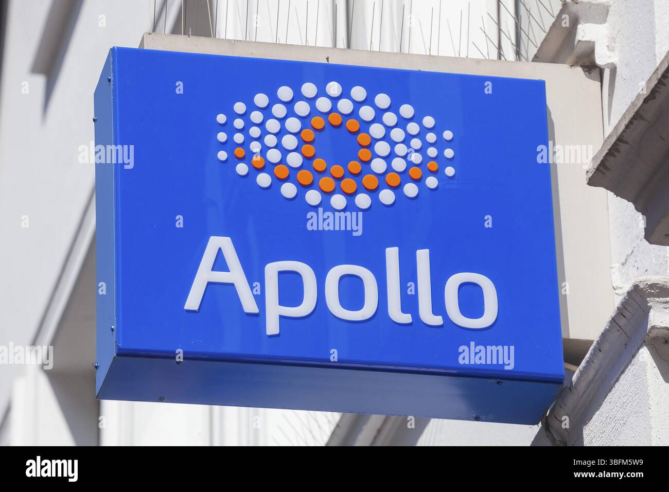 Signe et logo Apollo Optik sur une boutique, magasin d'opticien, Allemagne, Europe Banque D'Images