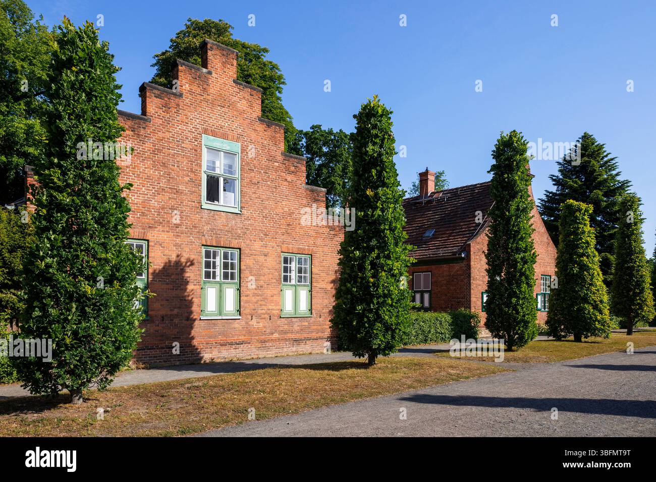 Maisons néerlandaises (Hollaendisches Etablissement) dans le parc du Nouveau jardin (allemand : Neuer Garten), Potsdam, Brandebourg, Allemagne. Haeuser des Hollaendischen E. Banque D'Images