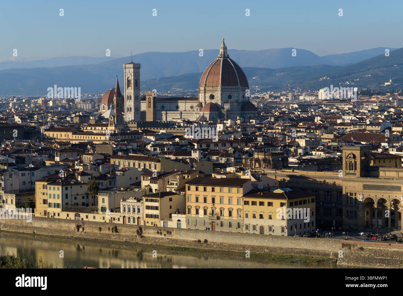 Complexe de la cathédrale de Florence avec Baptistère et Campanile de Giotto sous le soleil du matin. Florence, Toscane, Italie. Banque D'Images