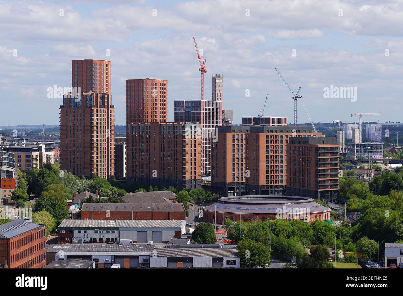 Blocs de tours nouvellement construits, la jonction et la latitude sur Whitehall Road à Leeds, West Yorkshire, Royaume-Uni Banque D'Images