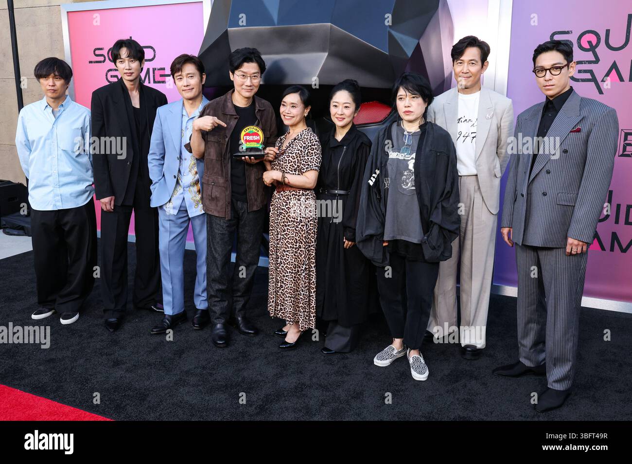 HOLLYWOOD, LOS ANGELES, CALIFORNIE, États-Unis - MAI 30 : Kim Ji-yONG, Park Sung-hoon, Lee Byung-Hun, Hwang Dong-hyuk, Kang Ae-Shim, Chae Kyoung-Sun, Nam Na-young, Lee Jung-Jae et T.O.P (Choi Seung-hyun) arrivent à l'événement Netflix FYSEE LA - 'Squid Game' saison 2 ATAS (Academy of Television Arts and Sciences) Emmy FYC (pour votre considération) qui s'est tenu au Théâtre égyptien Hollywood le 30 mai 2025 à Hollywood, Los Angeles, Californie, États-Unis. (Photo de Xavier Collin/image Press Agency) Banque D'Images