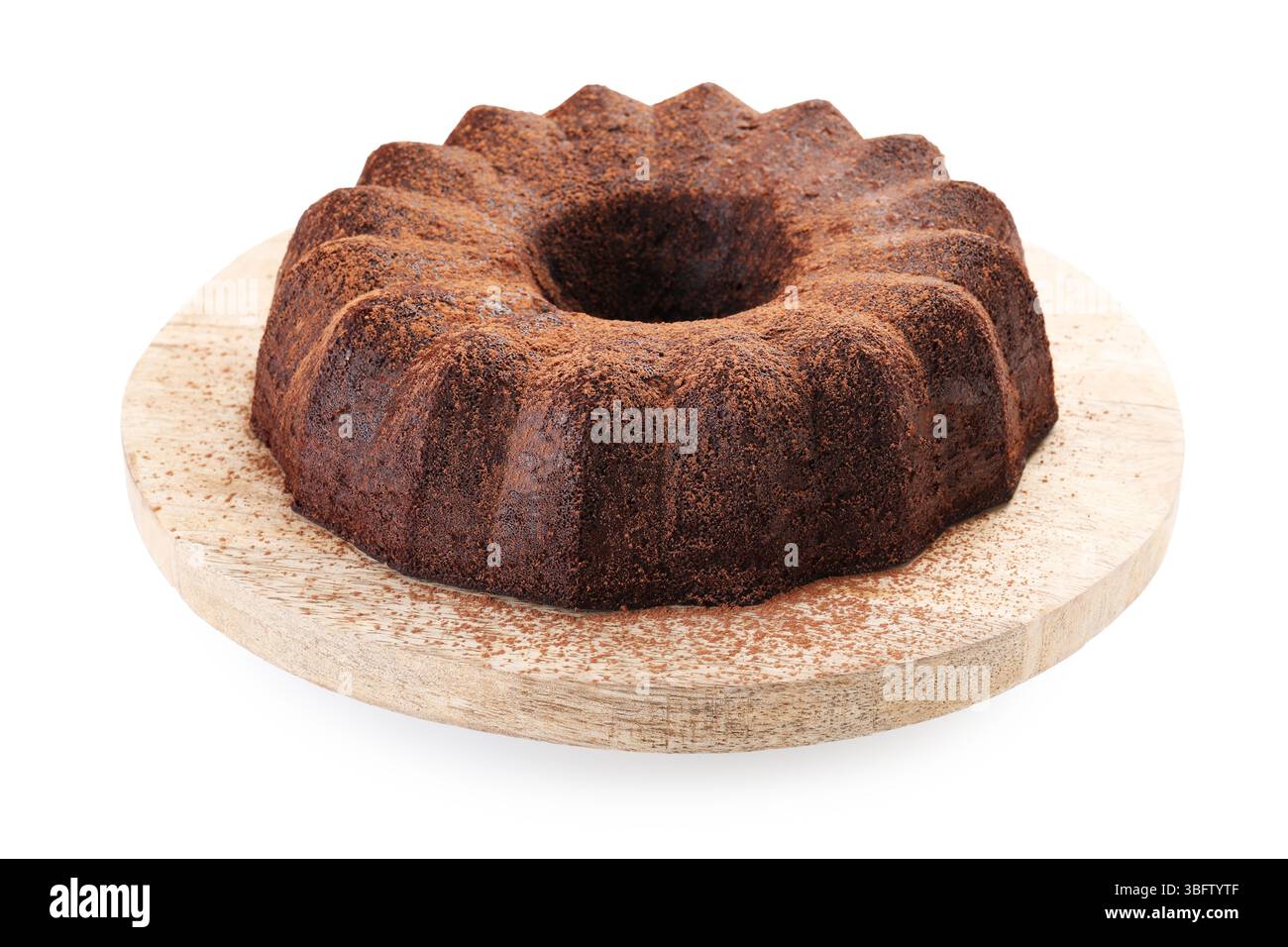 Savoureux gâteau bundt au chocolat isolé sur blanc Banque D'Images