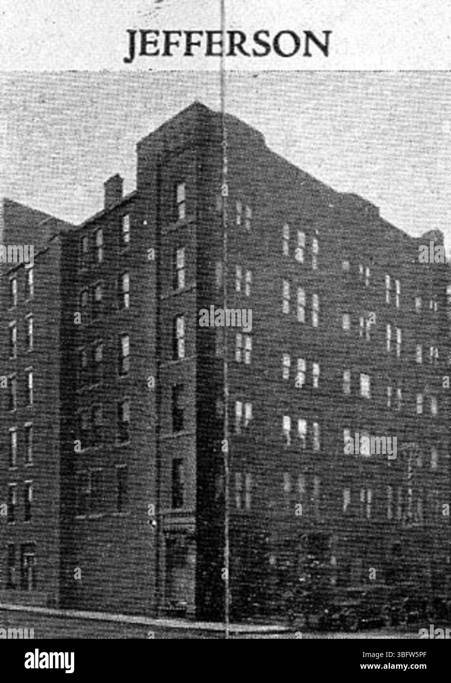 Ouvert en 1890 et fermé en 1975, le Jefferson Hotel était une institution remarquable de Columbus. Cette image montre la position dominante de l'hôtel dans le paysage de la ville au début du XXe siècle. Banque D'Images