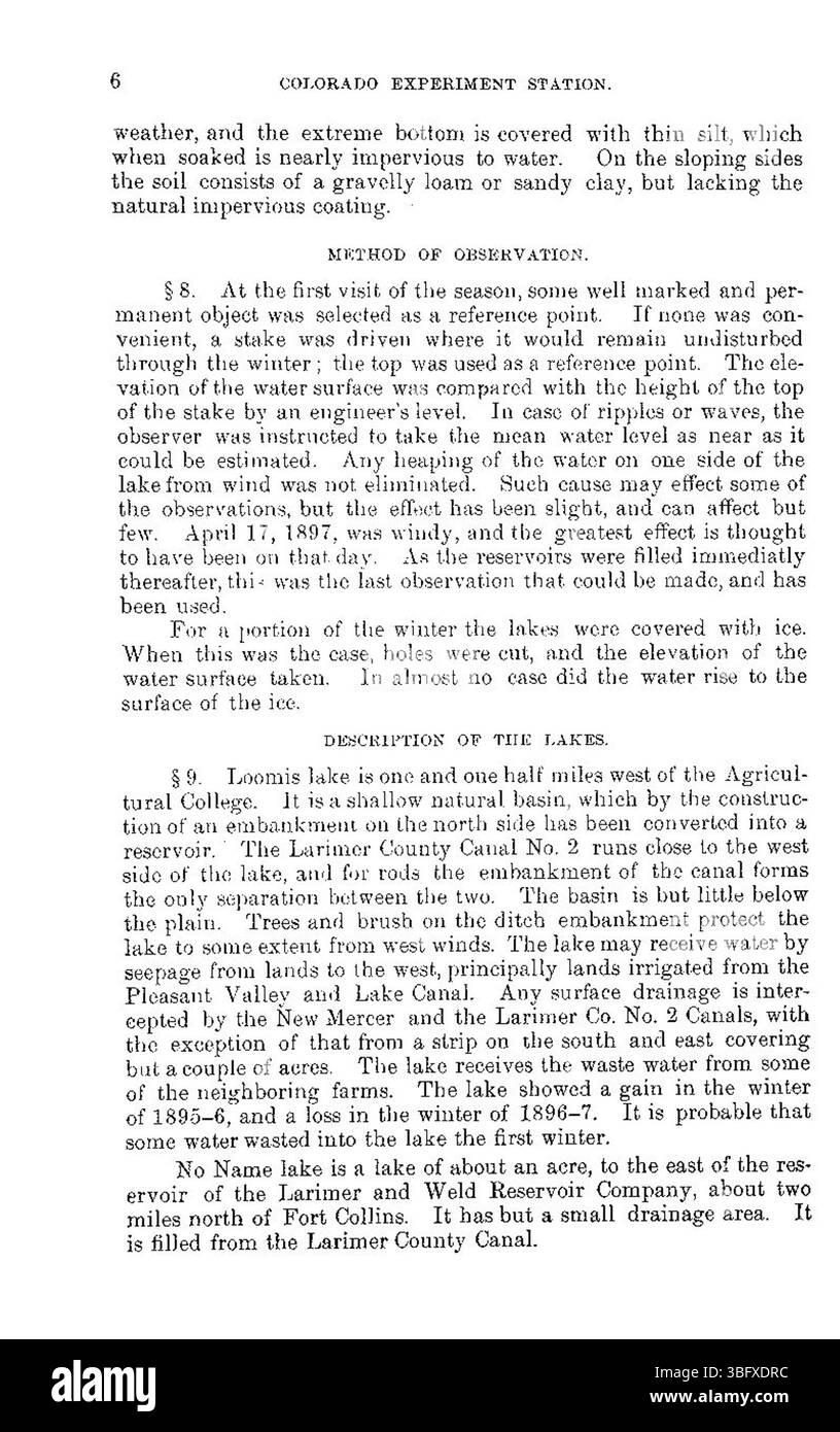 Cette page du rapport de 1898 continue d'examiner les pertes d'eau des réservoirs, en se concentrant sur les taux d'évaporation et d'infiltration. Il examine les conséquences économiques et environnementales de la perte d'eau pour les utilisations agricoles et industrielles. Banque D'Images