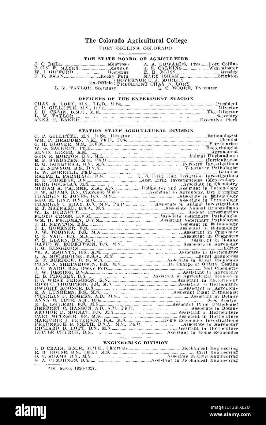 Cette page détaille l'importance de l'éradication de l'épine-vinette dans le contrôle de la rouille de la tige noire au Colorado. Il explique comment les plants d’épine-vinette contribuent au cycle de vie du champignon de la rouille et les stratégies utilisées pour prévenir sa propagation. Banque D'Images