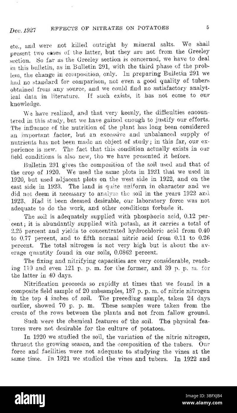 Ce document de décembre 1927 étudie l'impact des nitrates sur la composition chimique des pommes de terre. Il fournit des données sur la façon dont les nitrates affectent les propriétés nutritionnelles et chimiques des pommes de terre pendant la croissance et la récolte, contribuant ainsi à la science agricole et à la salubrité des aliments. Banque D'Images