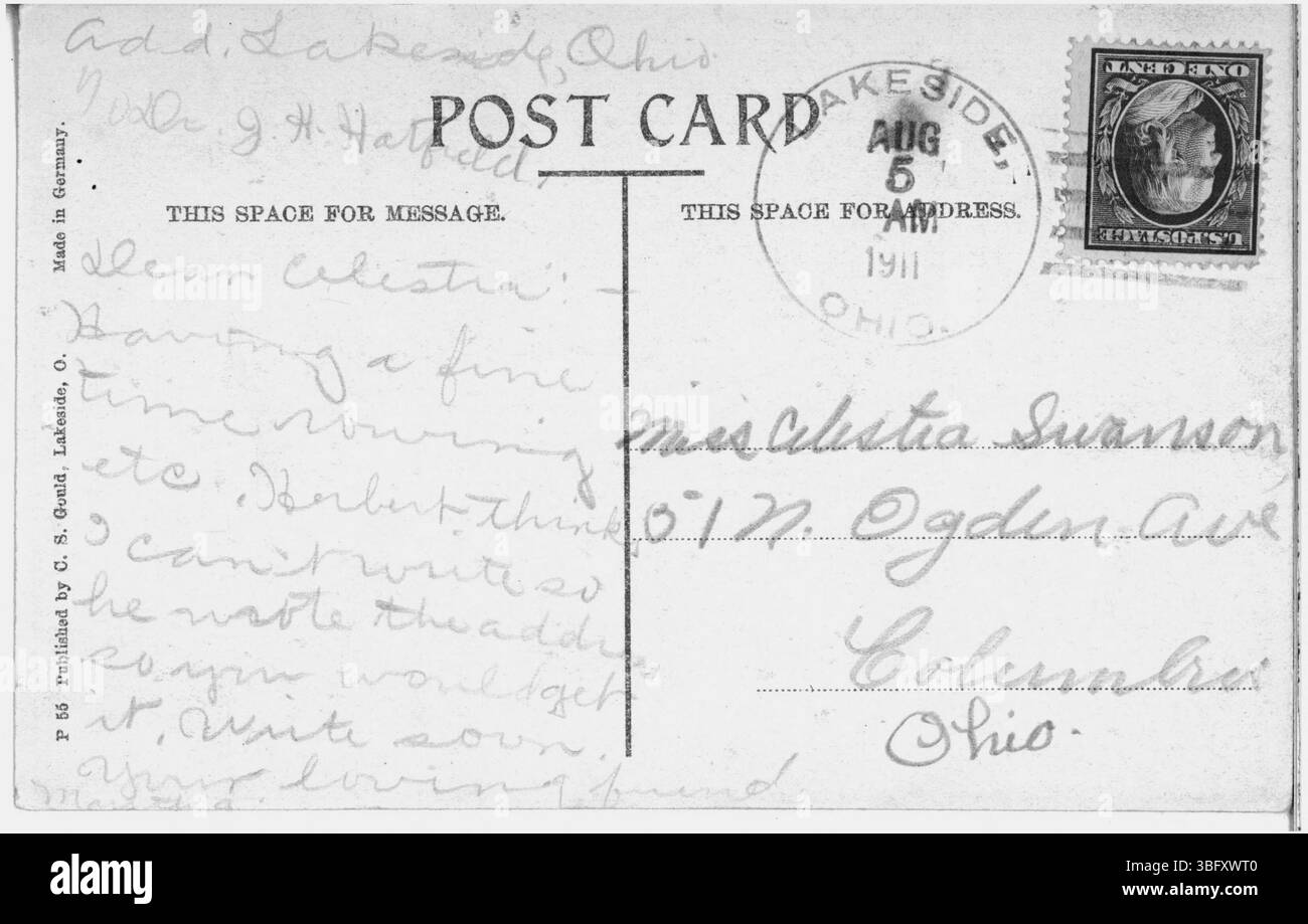 Cette impression en noir et blanc de 1911 montre Lovers Lane, un chemin sinueux le long de la rive du lac Érié à Lakeside, Ohio, offrant une vue paisible sur le lac. Banque D'Images