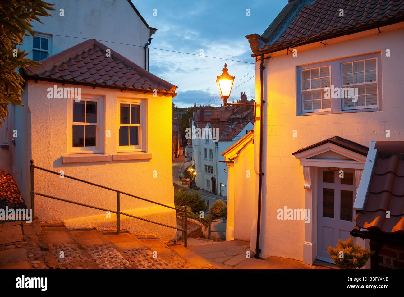 Soirée à Robin Hood's Bay, North Yorkshire, Angleterre. Banque D'Images