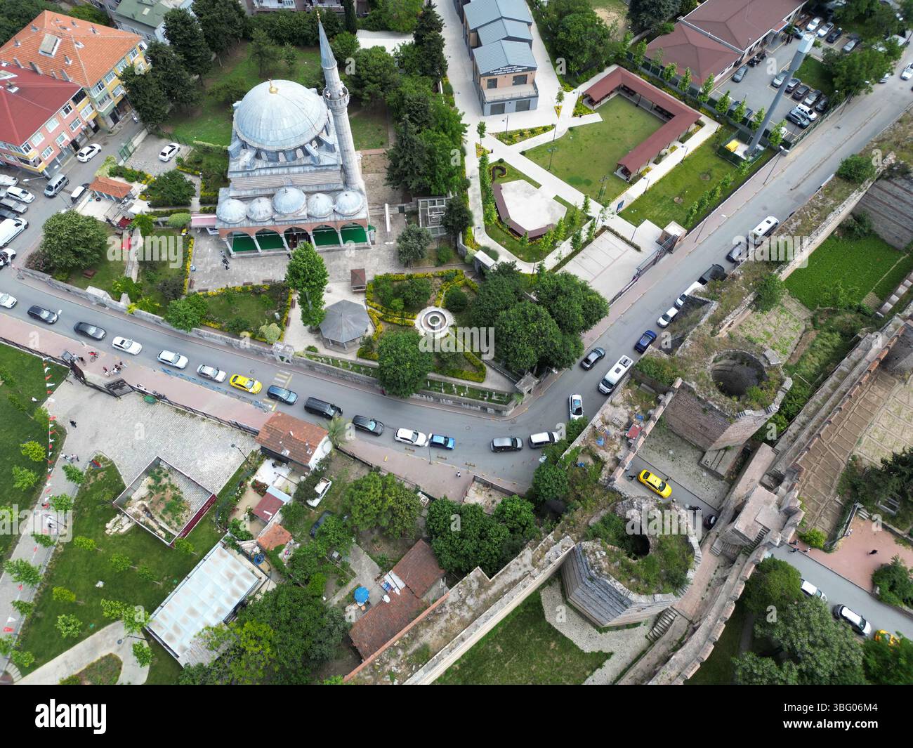 Située à Istanbul, en Turquie, la mosquée Hadim Ibrahim Pacha a été construite par Mimar Sinan au XVIe siècle. Banque D'Images