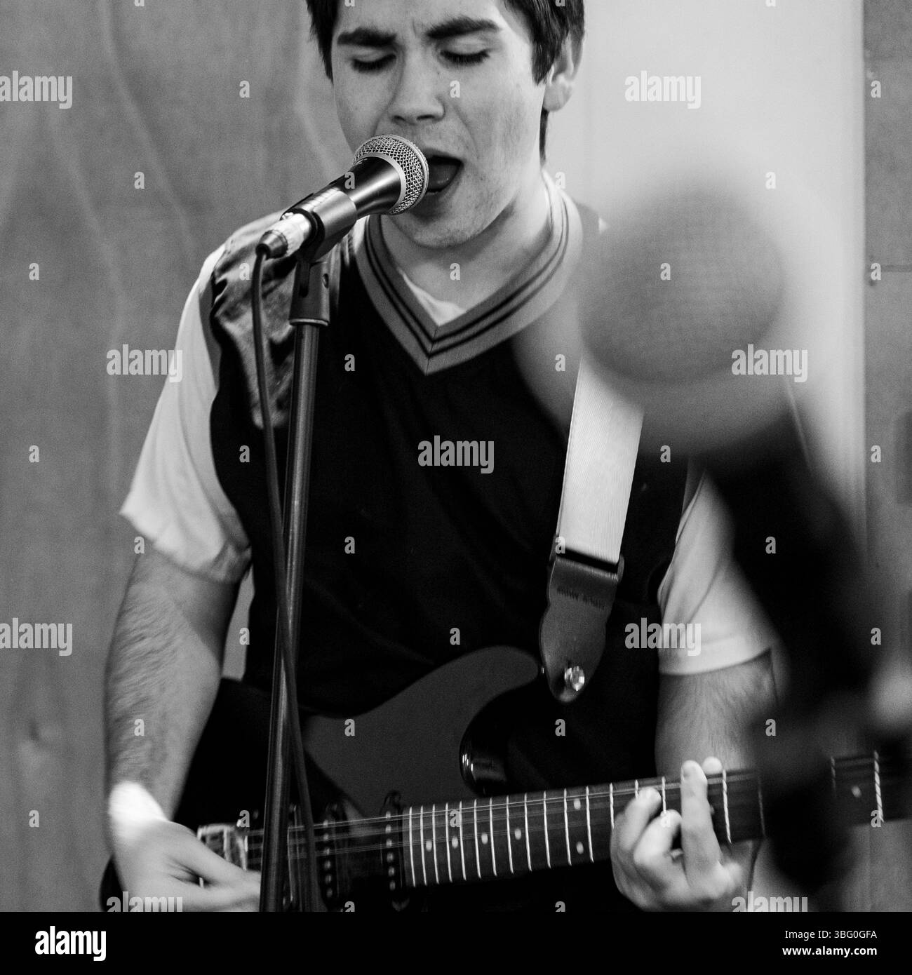 Londres 01 février 2024, Liam Duane guitariste et chanteur au Post-Punk Band Doom Club Banque D'Images