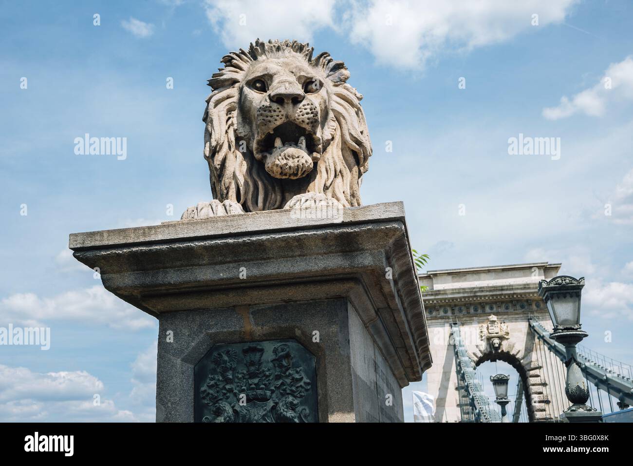 Pont de chaîne sur le danube à Budapest, Hongrie, Europe Banque D'Images