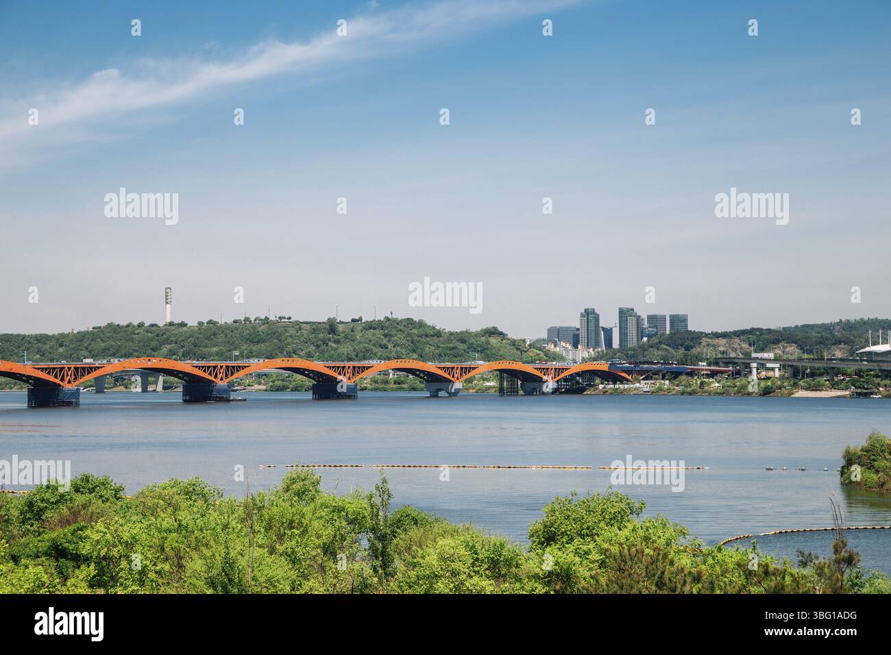 Pont Seongsan et rivière Han à Séoul, en Corée Banque D'Images