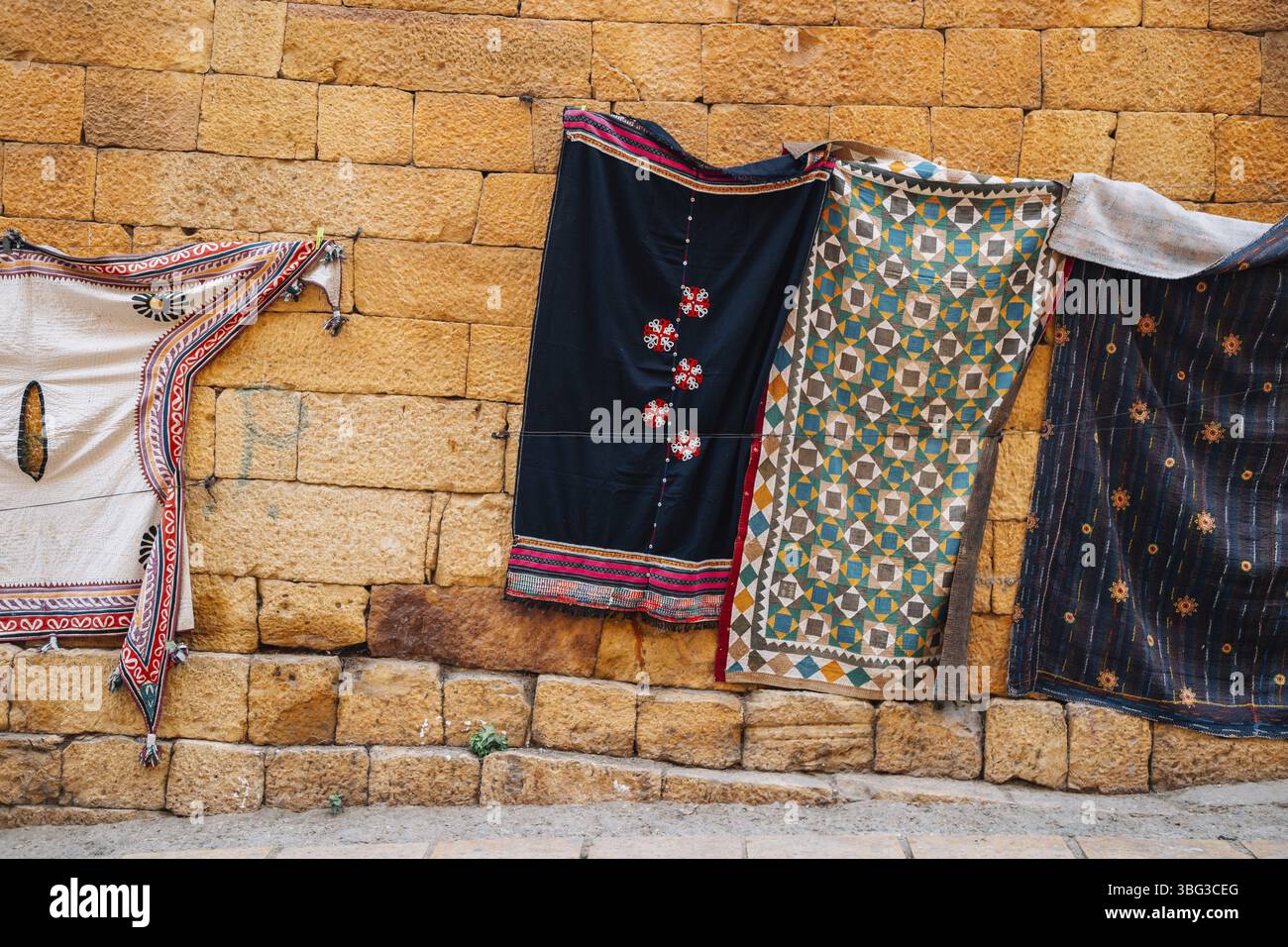 Tapis orientaux de style indien au vieux marché de rue à Jaisalmer, Inde, Asie Banque D'Images