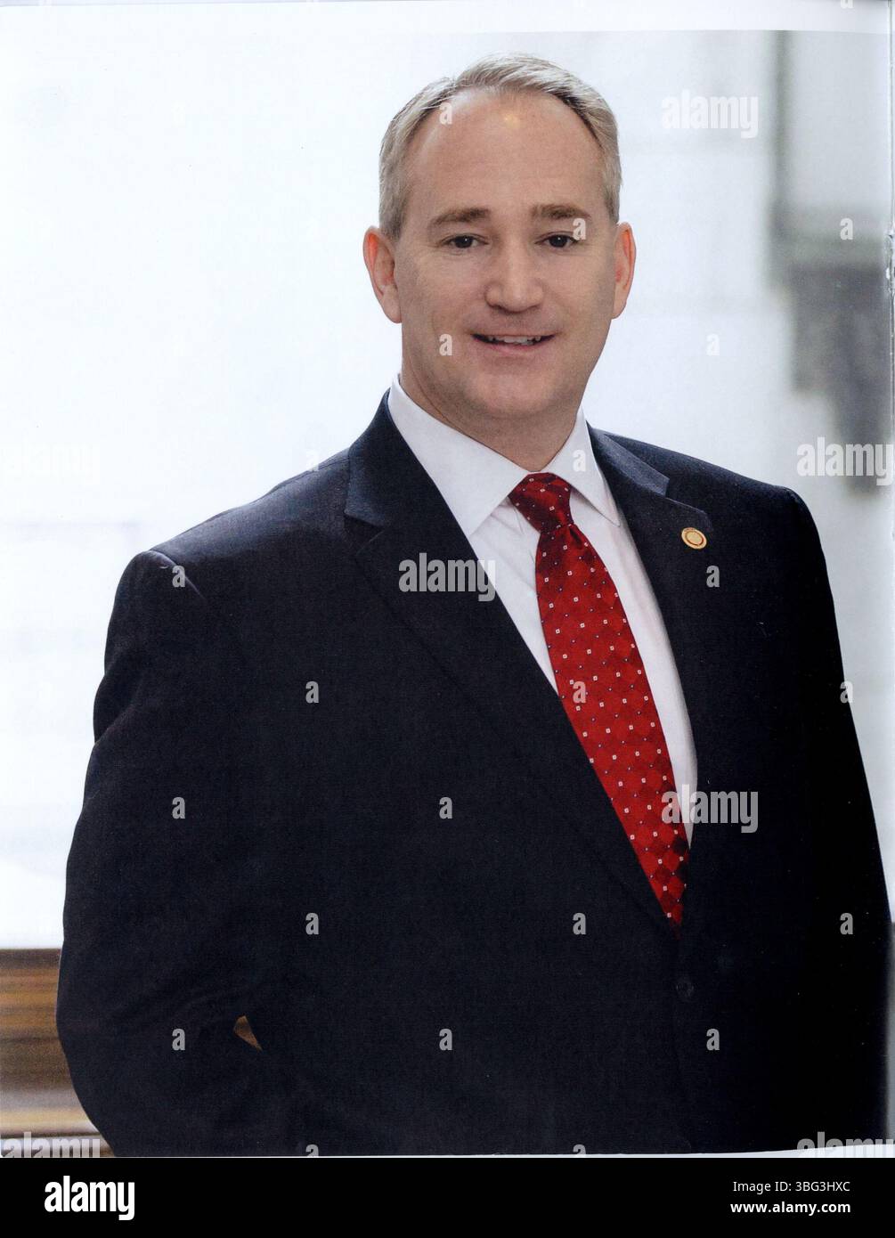 Ce dépliant de la 130e Assemblée générale du Sénat de l'Ohio (2013-2014) fournit de l'information sur la façon dont les citoyens peuvent participer aux activités du Sénat de l'Ohio. Il comprend une liste des sénateurs et de leurs districts afin de promouvoir la participation aux questions législatives des États. Banque D'Images