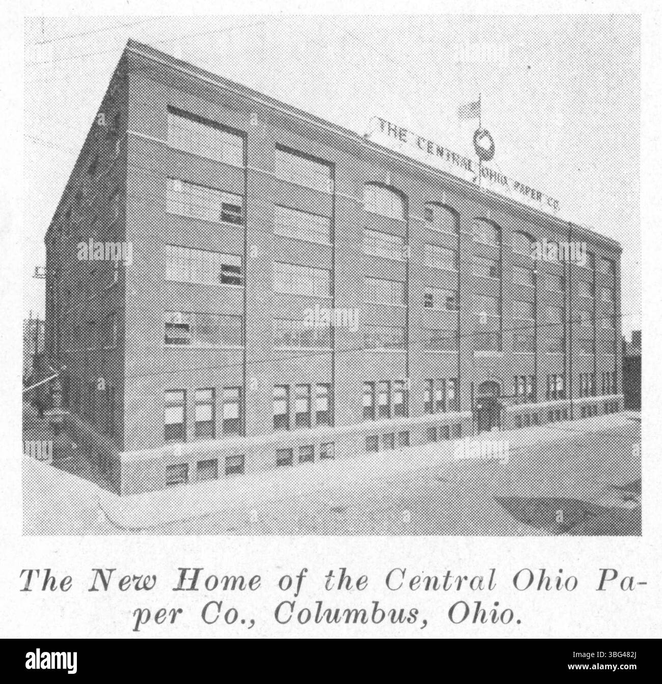 Photographie de 1919 de la Central Ohio Paper Company. Fondée en 1875 par Thomas D. Hubbard, l’entreprise s’est spécialisée dans la production de papier et a déménagé plusieurs fois avant de fermer ses portes en 1997. Banque D'Images