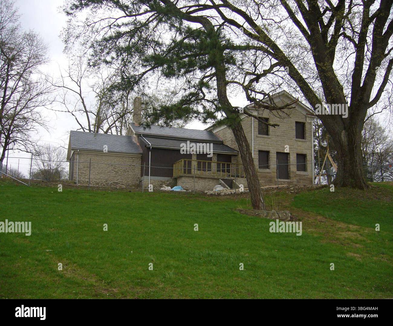 La maison Richards, construite entre 1820 et 1850, a été faite avec du calcaire extrait de la rivière Scioto. À l'origine une résidence privée, elle est devenue la maison de la damoiselle en 1904 après avoir été acquise par la ville de Columbus. La restauration en 2007 comprenait des travaux à la fois à l'intérieur et à l'extérieur. Banque D'Images