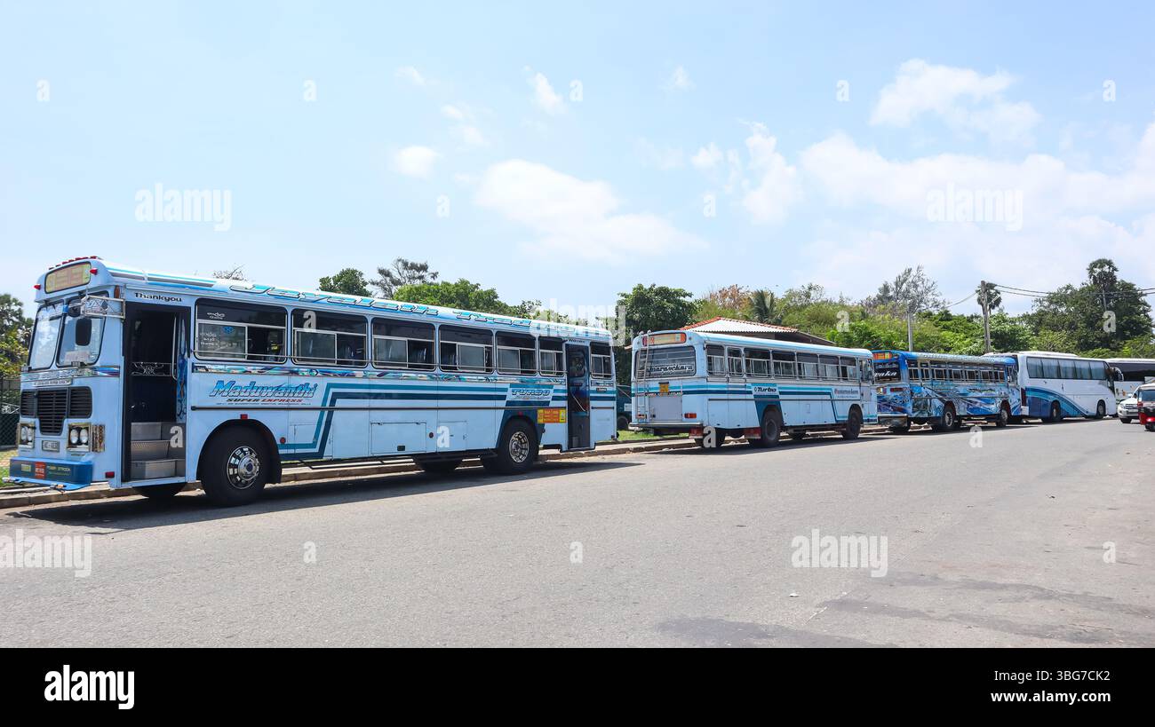 Sri Lanka, Galle, transport public local par bus du Sri Lanka, gare routière de Galle. Banque D'Images