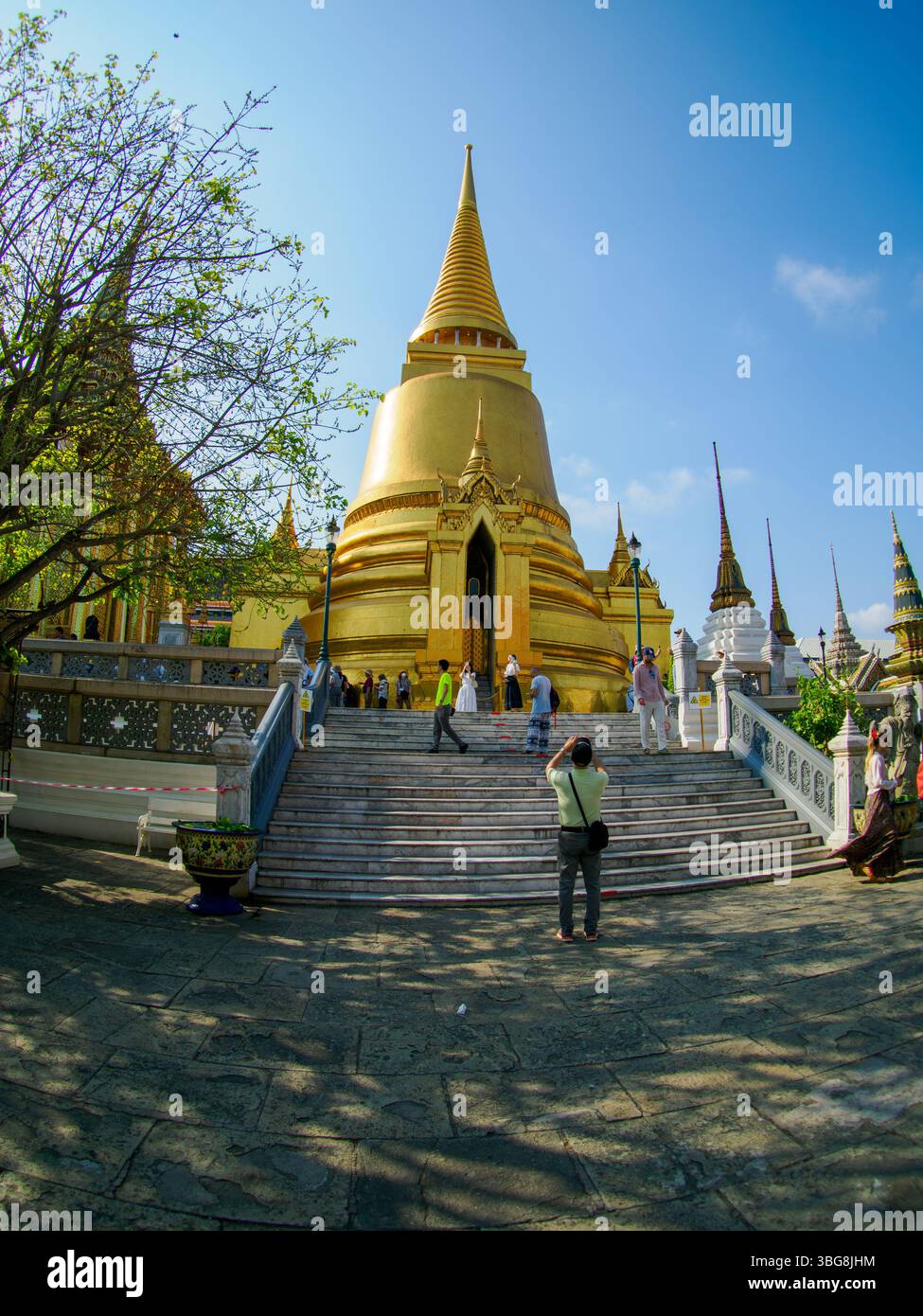 PRA Sri Rattana Chedi au Wat Phra Kaeo à Bangkok, Thaïlande Banque D'Images