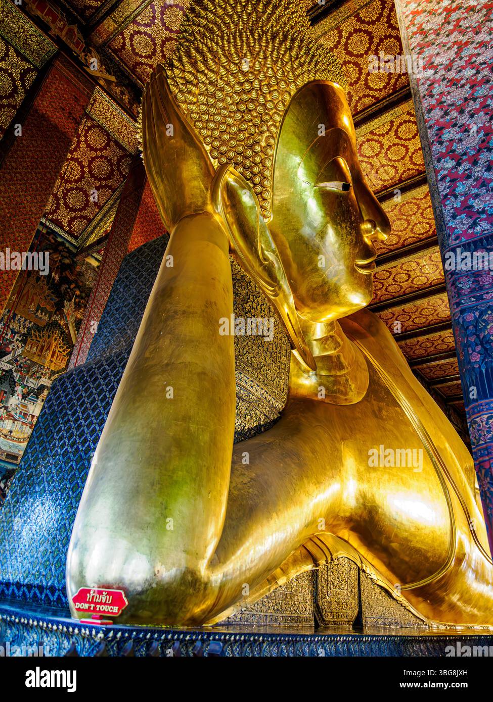 Wat Pho, temple du Bouddha doré couché, Bangkok, Thaïlande Banque D'Images