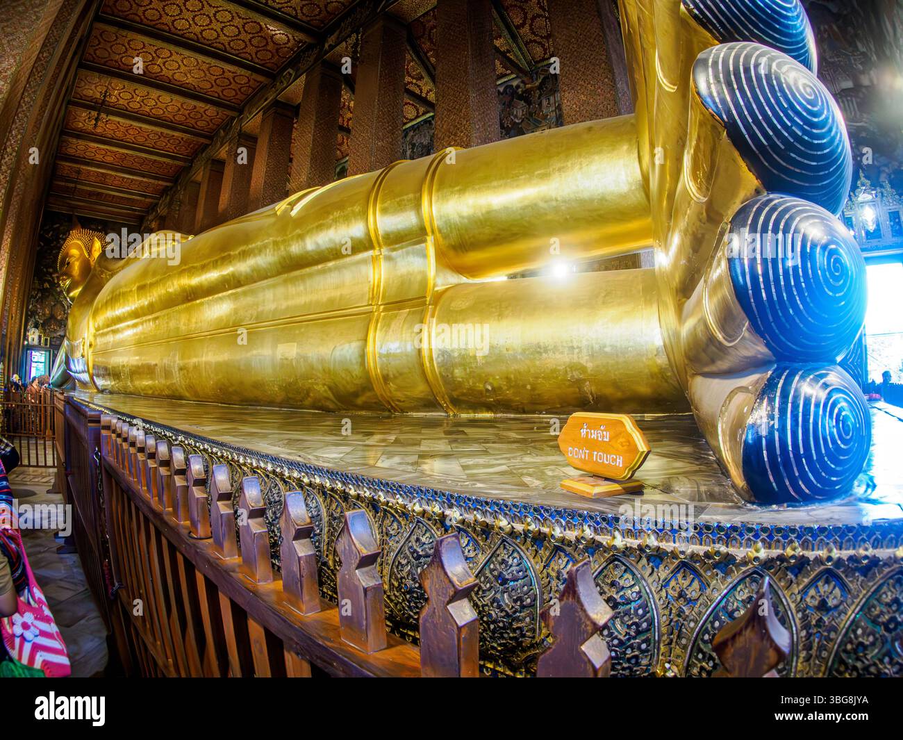 Wat Pho, temple du Bouddha doré couché, Bangkok, Thaïlande Banque D'Images